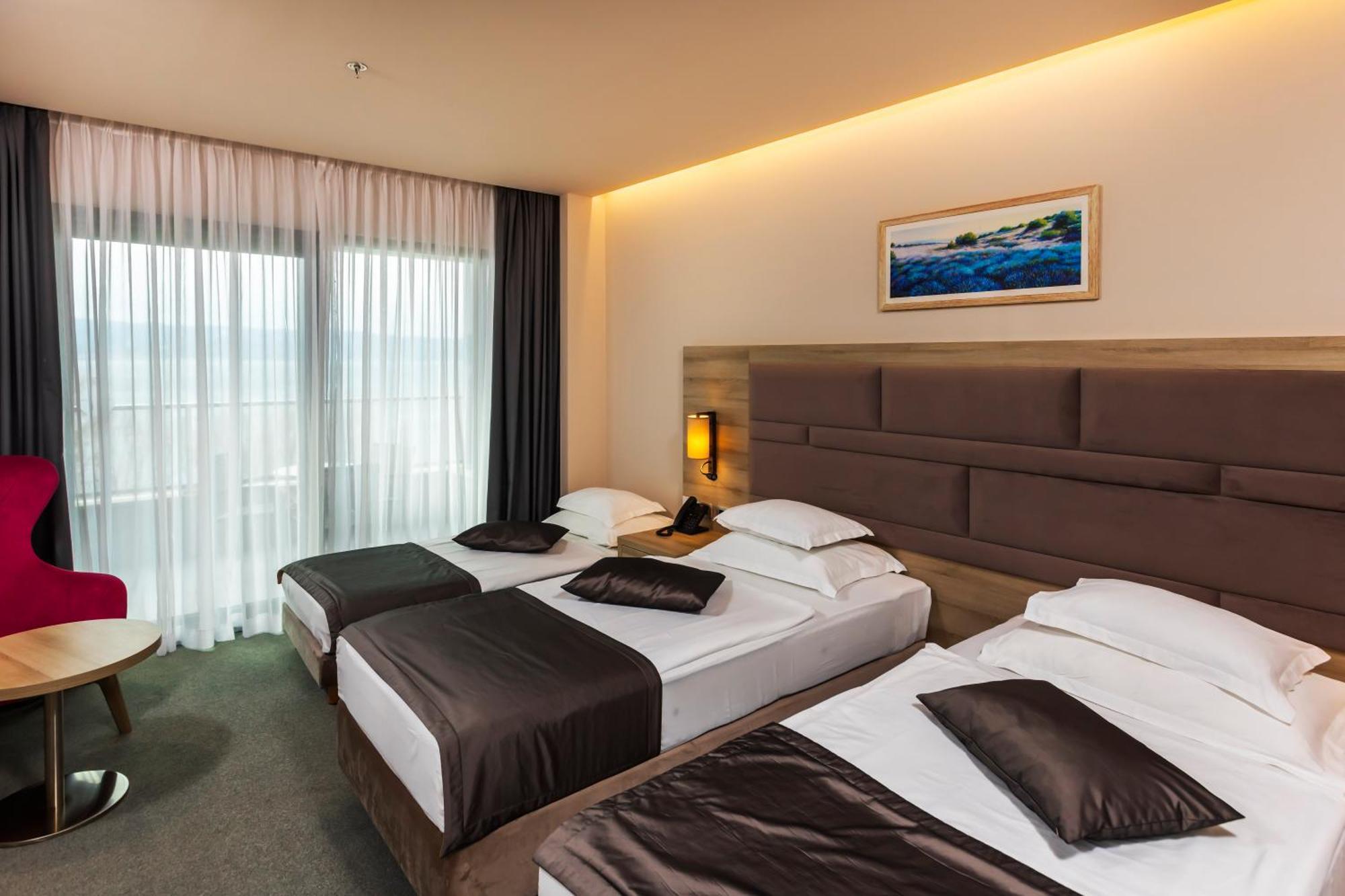 Hotel Plaza Duce Luaran gambar
