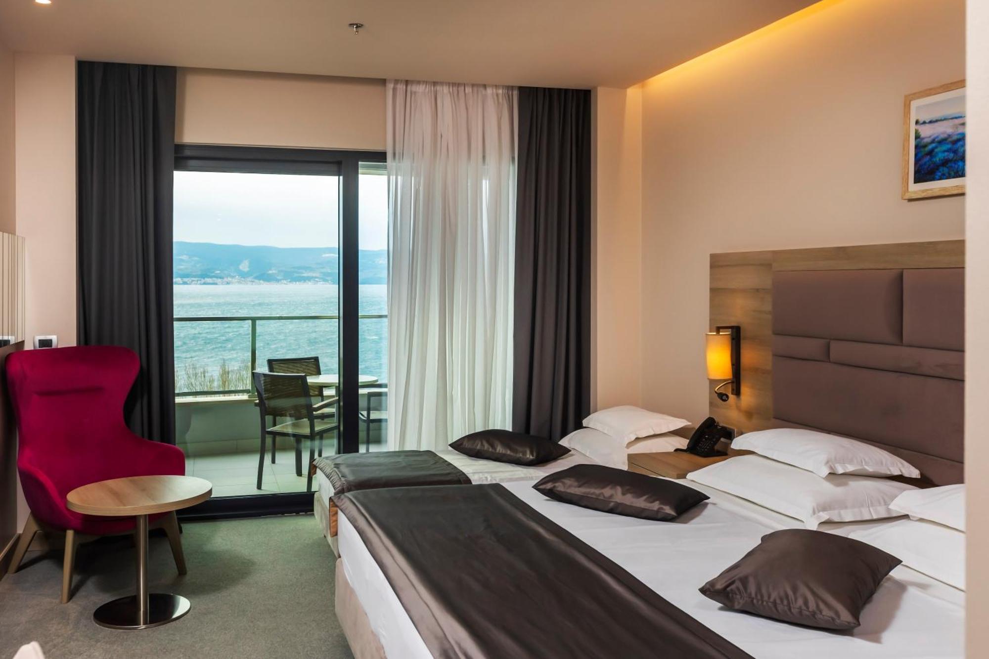 Hotel Plaza Duce Luaran gambar